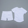 Ensemble de yoga et fitness blanc sans coutures pour femmes, composé d'un t-shirt et d'un short.