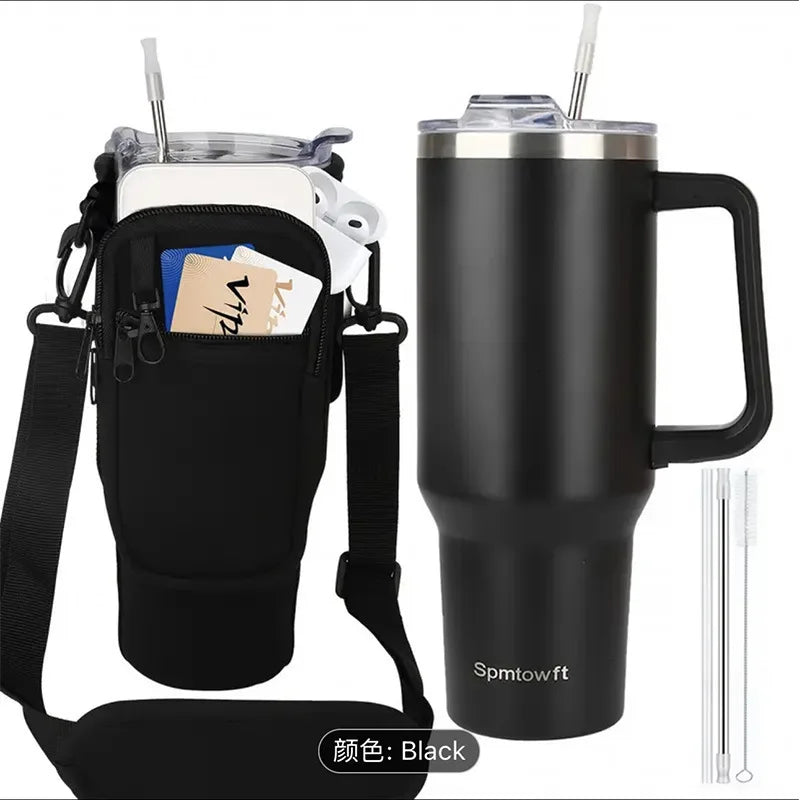 Termo de viaje en acero inoxidable negro con tapa de sorbo transparente y bolsa de transporte negra.