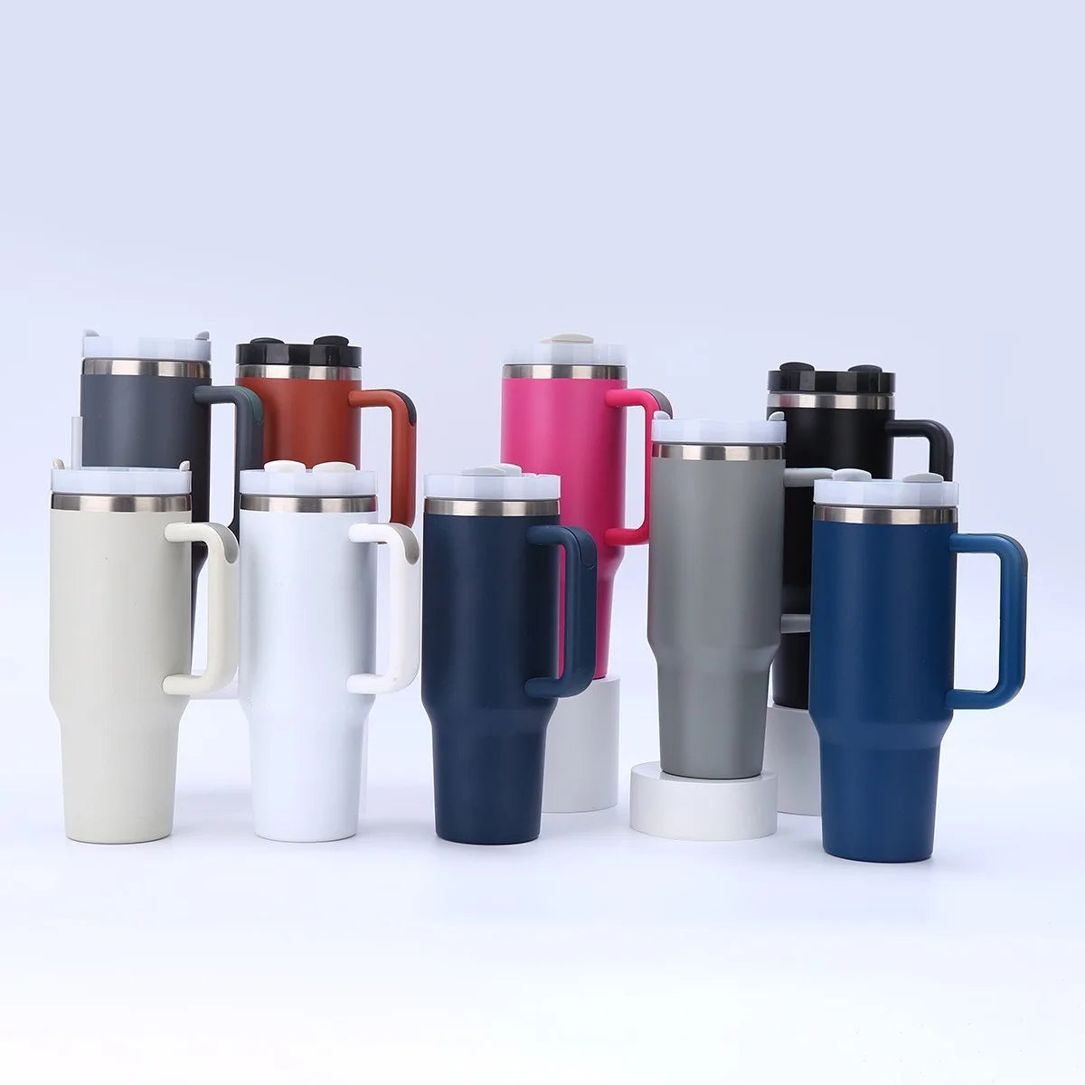 Collection de tasses isothermes en acier inoxydable de grande capacité dans différentes couleurs (noir, rouge, rose, gris et 