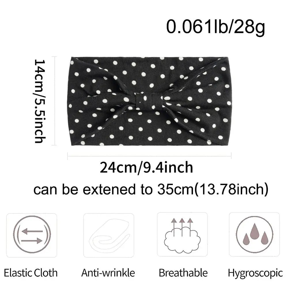 Goma para el cabello de algodón elástico con lunares negros, mostrada plana con dimensiones y características