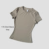 Camiseta gris de manga corta mostrada en plano.