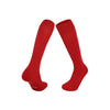 Ein Paar rote Knielange Sportsocken auf weißem Hintergrund