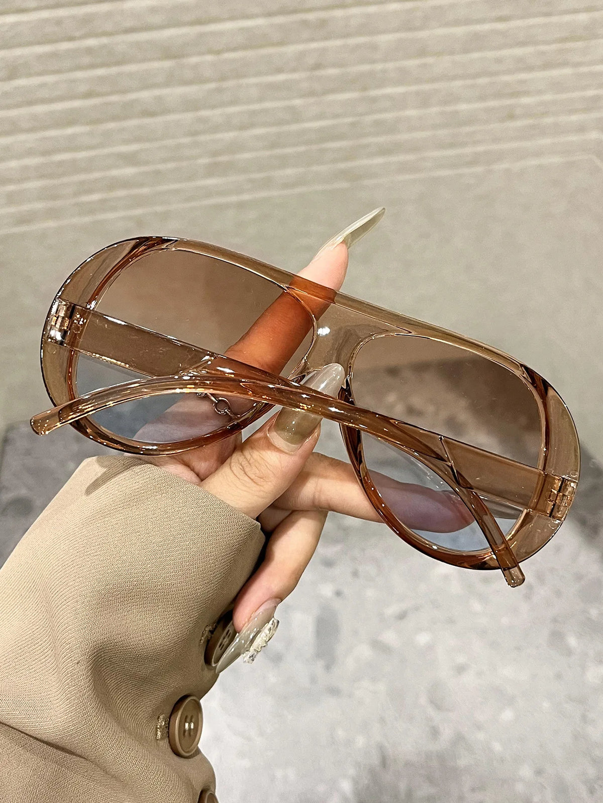 Vintage Oversized Pilot Sunglasses with UV400 Protection