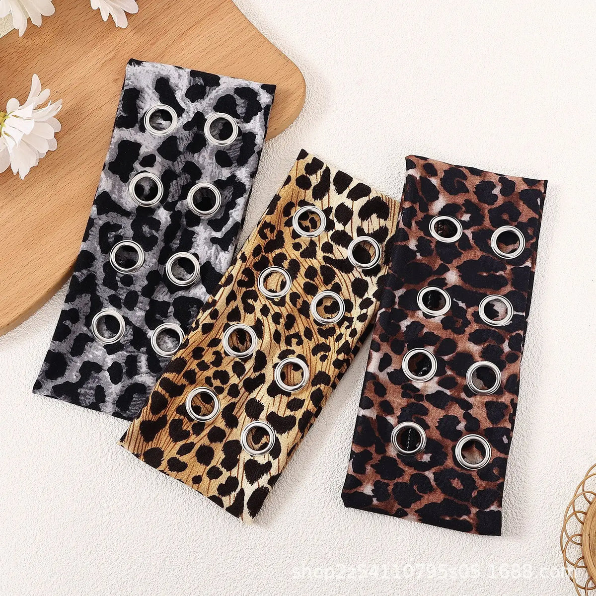 Accessoires pour tête en œillet à motif léopard noir et marron, style punk grunge.