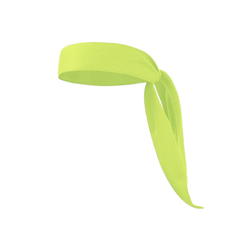 Una diadema deportiva verde lima ajustable mostrada enrollada y drapeada.