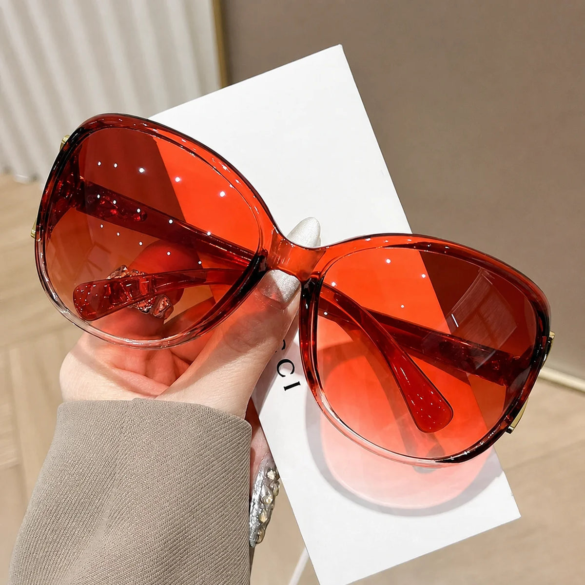 Oversized Retro Sunglasses with Gradient Lenses
