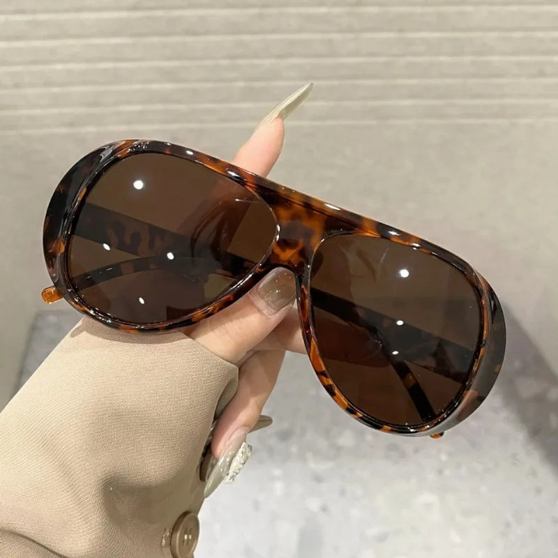 Vintage Oversized Pilot Sunglasses with UV400 Protection