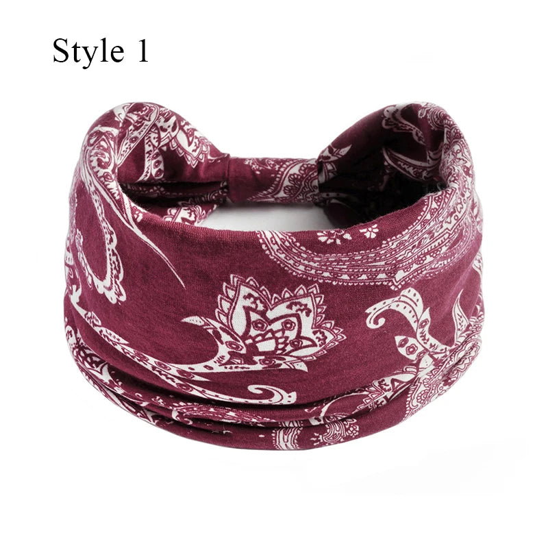غطاء turban من قماش بني محمر بأسلوب البوهو مع نقوش بيزلي بيضاء دقيقة