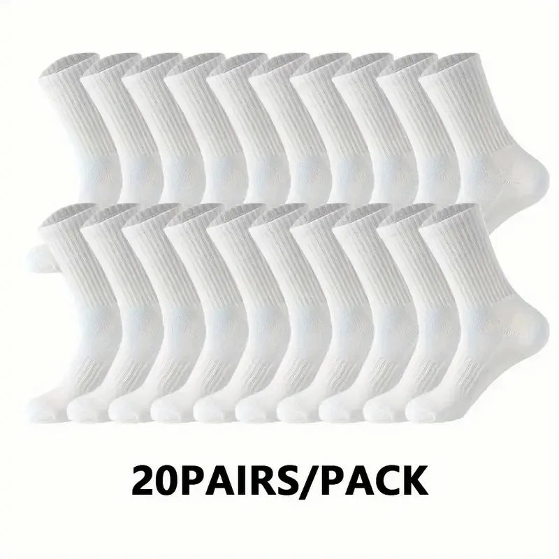 Un paquet de vingt paires de chaussettes en tube tricotées blanches pour le confort toute saison.