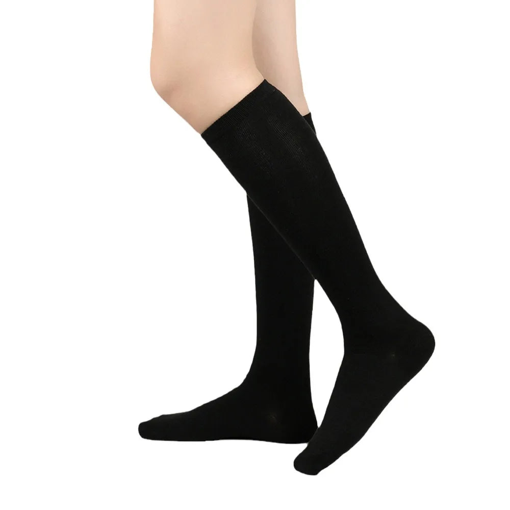 Calcetines negros hasta el muslo para mujeres