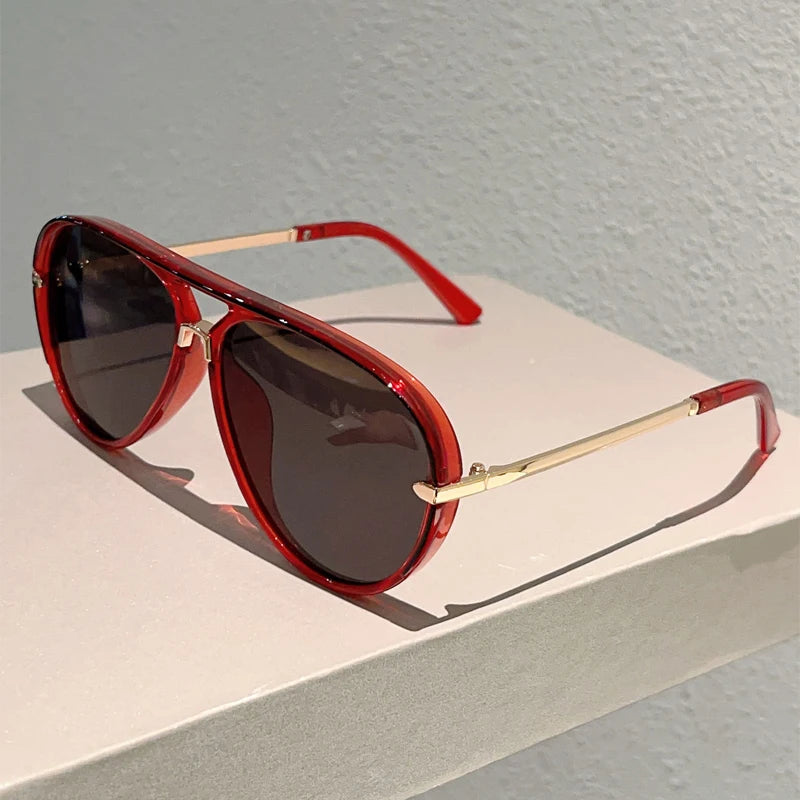 Vintage Pilot Sunglasses with Gradient UV400 Lenses