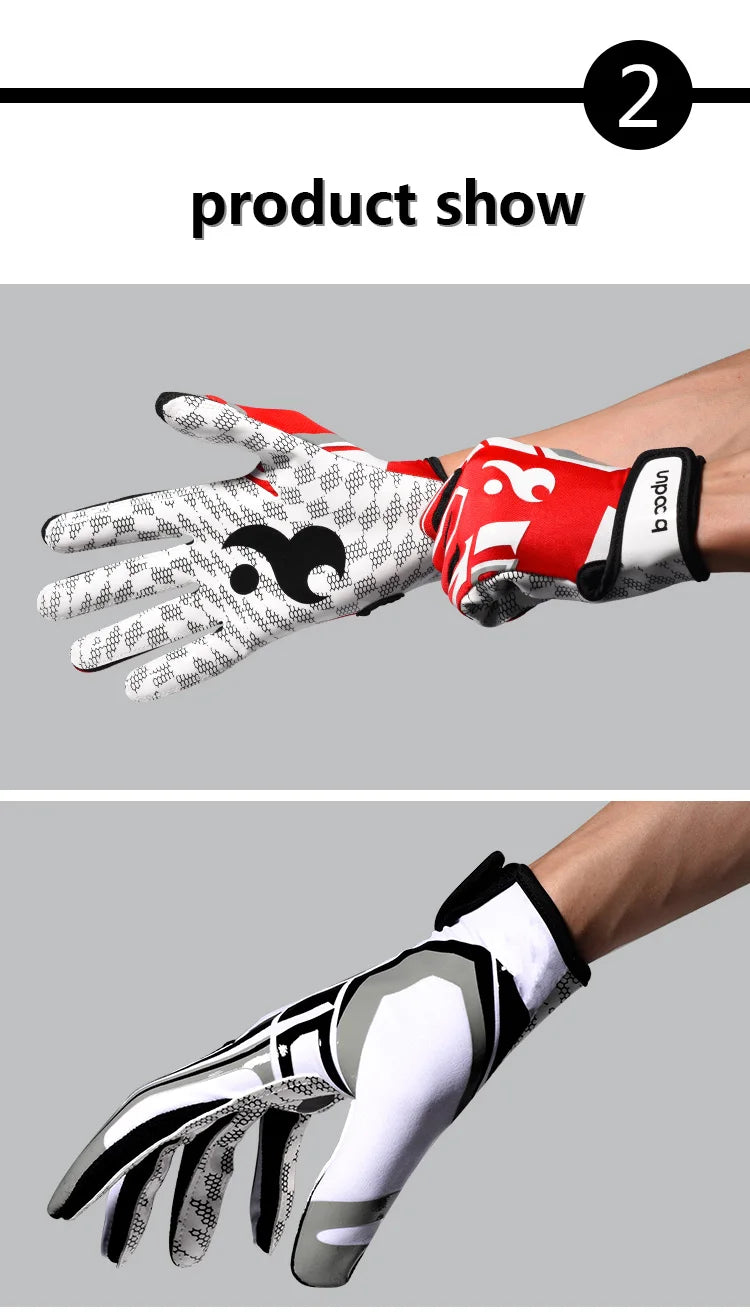 Une main portant un gant de sport en silicone blanc antidérapant avec des accents noirs et un gant rouge sur le poignet.