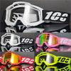 Colección de gafas y goggles de motocross en blanco, rosa y amarillo con lentes reflectantes.