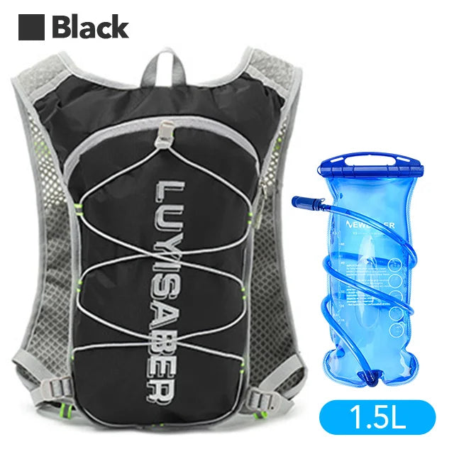 Black Loyola backpack for outdoor running and cycling with a 1.5L water bottle