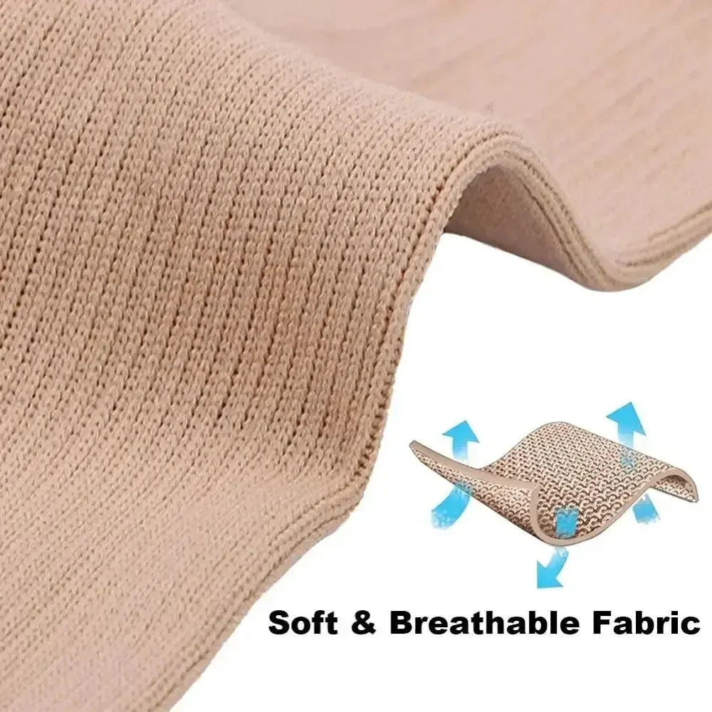 Close-up of a beige knitted fabric showing a textured surface and arrows indicating soft and breathable fabric features.