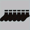 Eine Reihe von schwarzen, gestreiften, atmungsaktiven Herrensocken liegt horizontal.