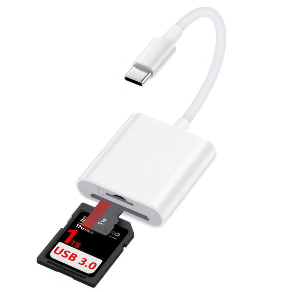 Weißer Universal-Type-C-Cardleser mit Kabel und eingeführter USB 3.0-Flash-Laufwerk.