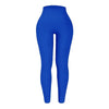 Leggings de yoga en tricot sans couture bleu royal portés par une personne.