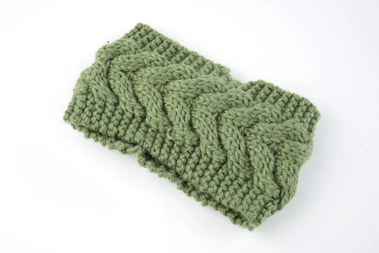 Diadema de punto, verde oliva y acanalada, para el cabello y como tocado de invierno.