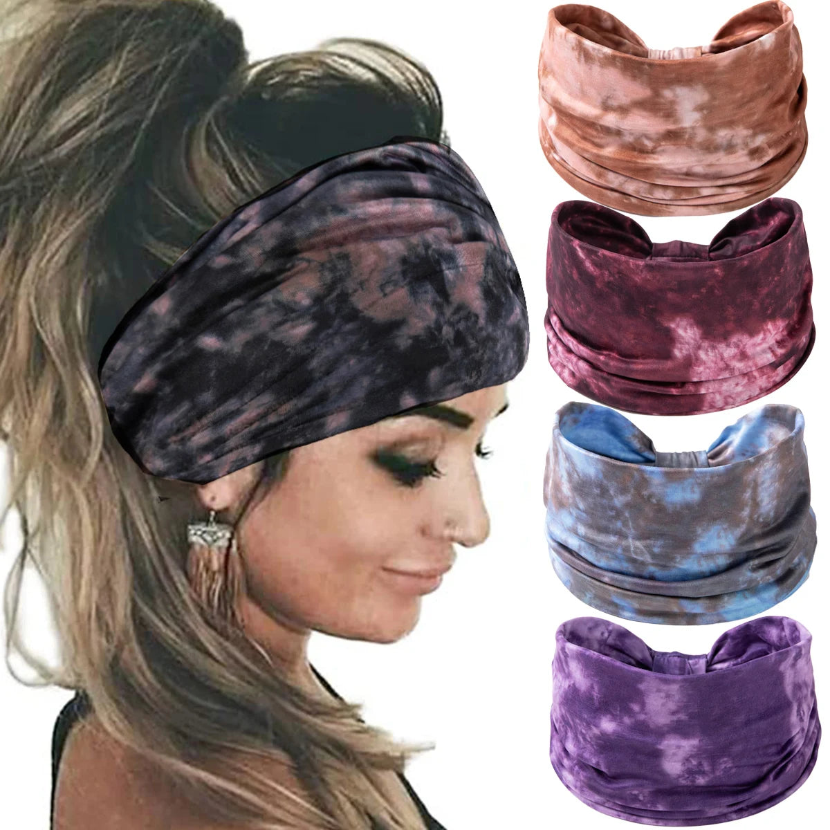 Una colección de cuatro pañuelos para la cabeza estilo boho de teñido anudado en tonos morados, rosa, azul y ciruela profunda