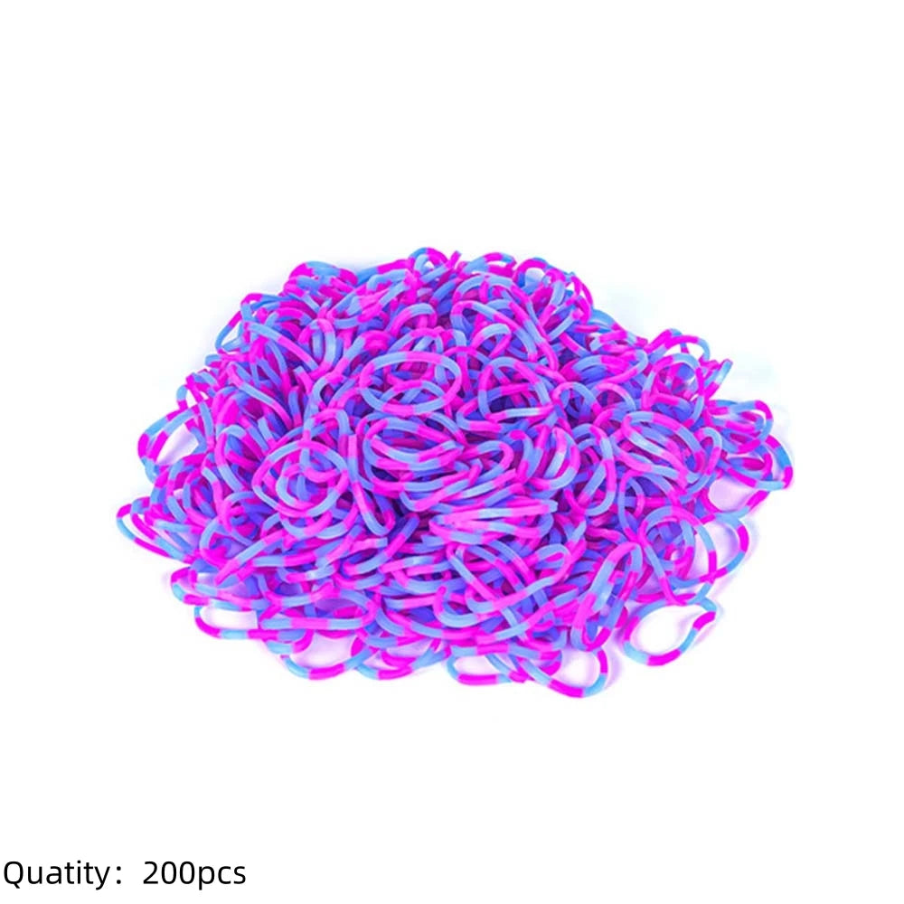 Pila de bandas elásticas moradas brillantes para hacer pulseras