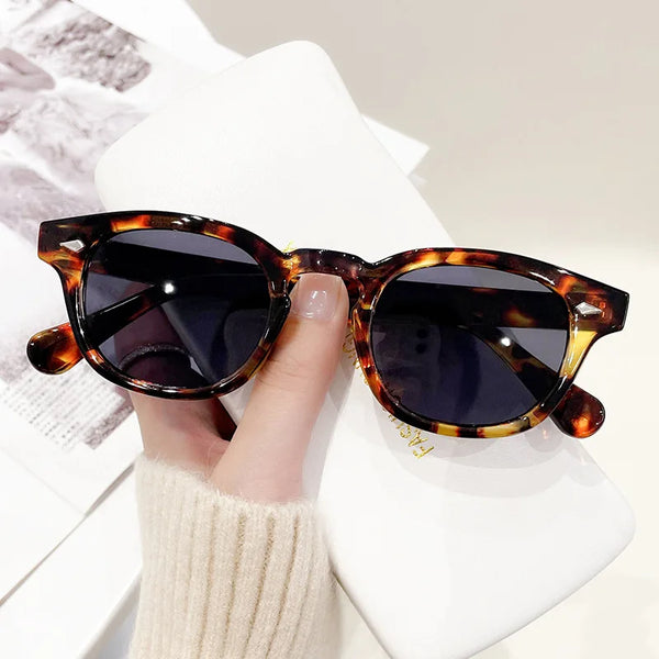 Retro Round Sunglasses with UV400 Protection