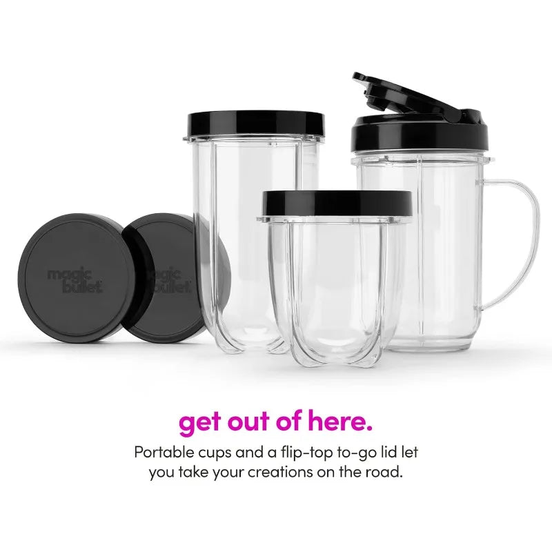 Un juego de vasos de plástico transparente con tapas plegables negras para uso portátil.