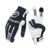 Une paire de gants de motocross durables noir et blanc pour tout-terrain, sur fond blanc.