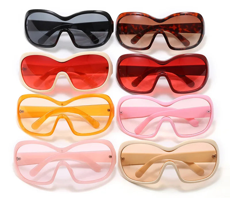 Oversized Pilot Sunglasses with Gradient Lenses