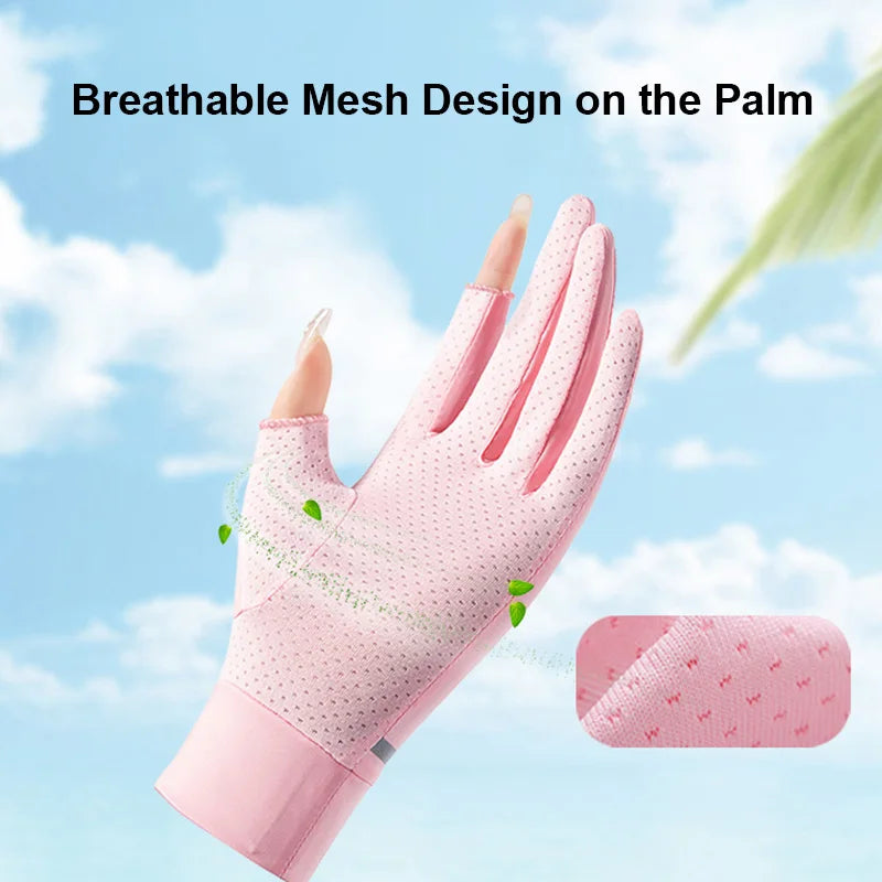 Guantes de protección en malla transpirable y color rosa mostrados en una mano contra un cielo nublado.