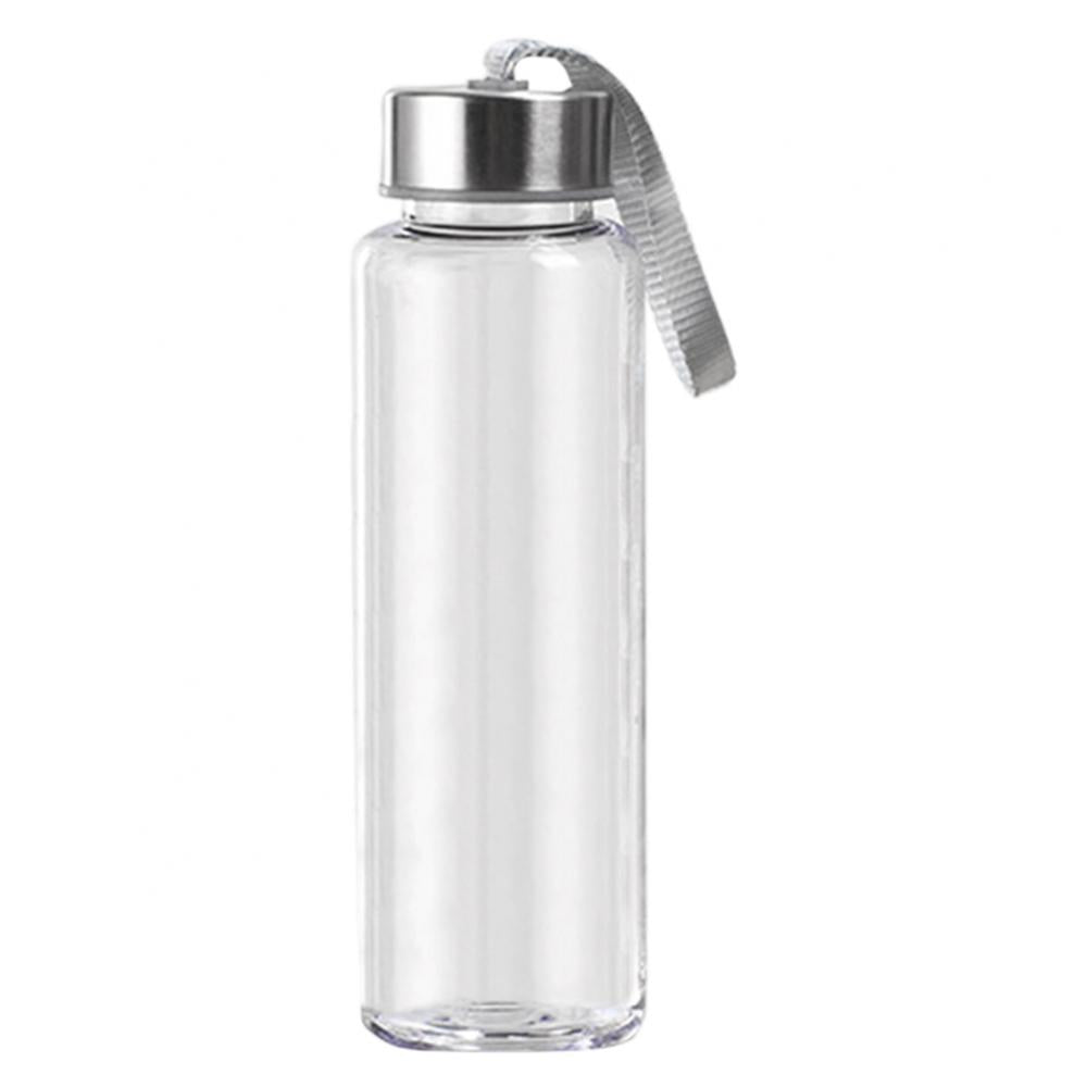 Bouteille d'eau sportive en plastique transparent avec un cap argenté et une gaine protectrice rayée
