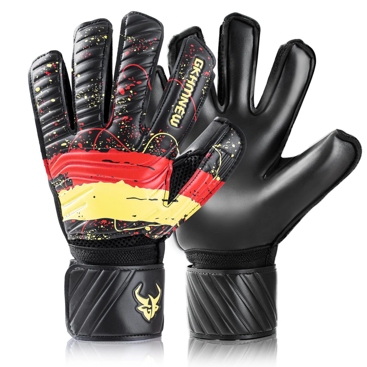 Un par de guantes de portero negros con acentos rojos y amarillos, vistos desde arriba.