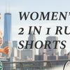 Eine Frau rennt in grünen Sportshorts vor einer Stadtlandschaft.