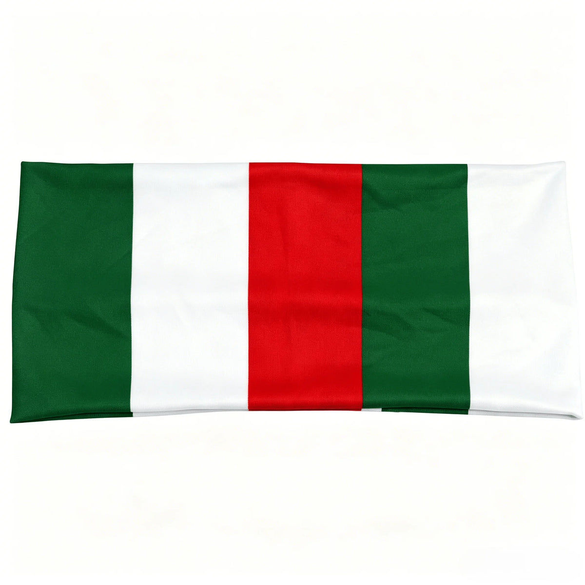 Un drapeau rectangulaire avec des rayures verticales vertes, blanches et rouges.