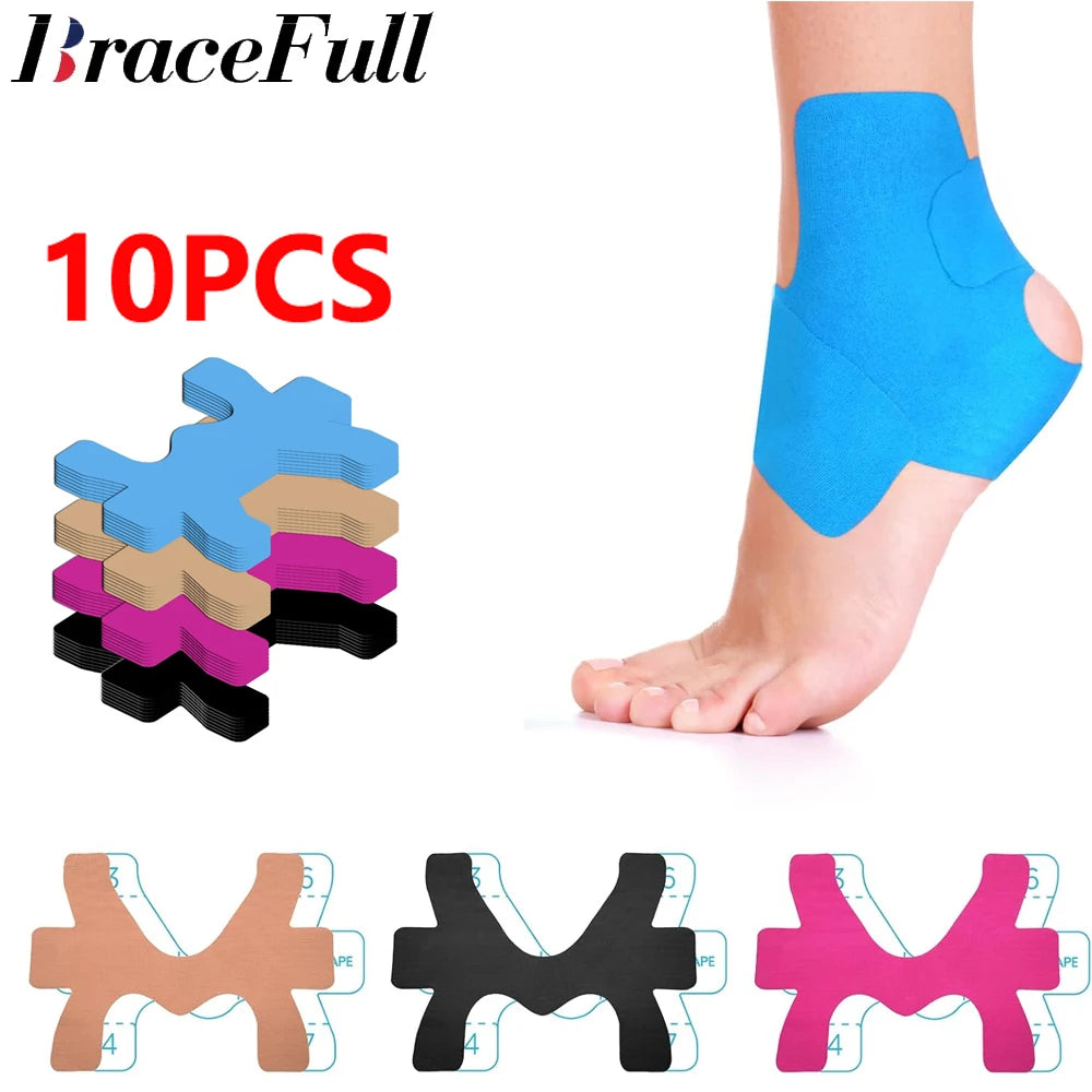 Ein Set von 10 precutierten Kinesiotaping-Stücken für die Sprunggelenke in verschiedenen Farben und Formen, darunter rosa, bl