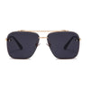 Gafas de metal cuadradas clásicas con lentes oscuros y monturas doradas.