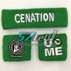 Un juego de dos pulseras deportivas de algodón verdes con texto blanco que dice CENATION y US ME