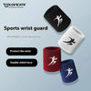 Drei Sport-Armschützer in Schwarz, Weiß und Marineblau mit Silhouetten-Design zum Schutz des Handgelenks.