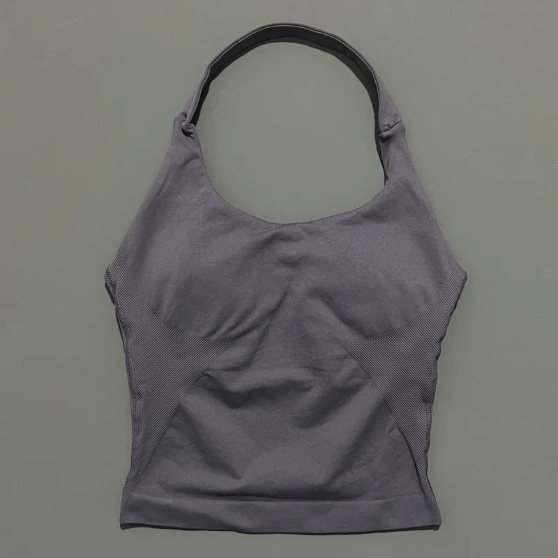 Graues, nahtloses Strick-Gym-Tanktop mit Racerback-Design.