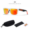 Transparente weiße Sonnenbrille mit spiegelroten Linsen und schwarzem Arm, zusammen mit einem Polarisationsprüfstreifen.
