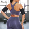 Une femme portant un body-shaper taille violet et des leggings assortis, vue de dos.