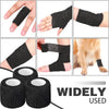 Rouleaux de bandages élastiques réutilisables autocollants noirs pour le poignet et le bras.