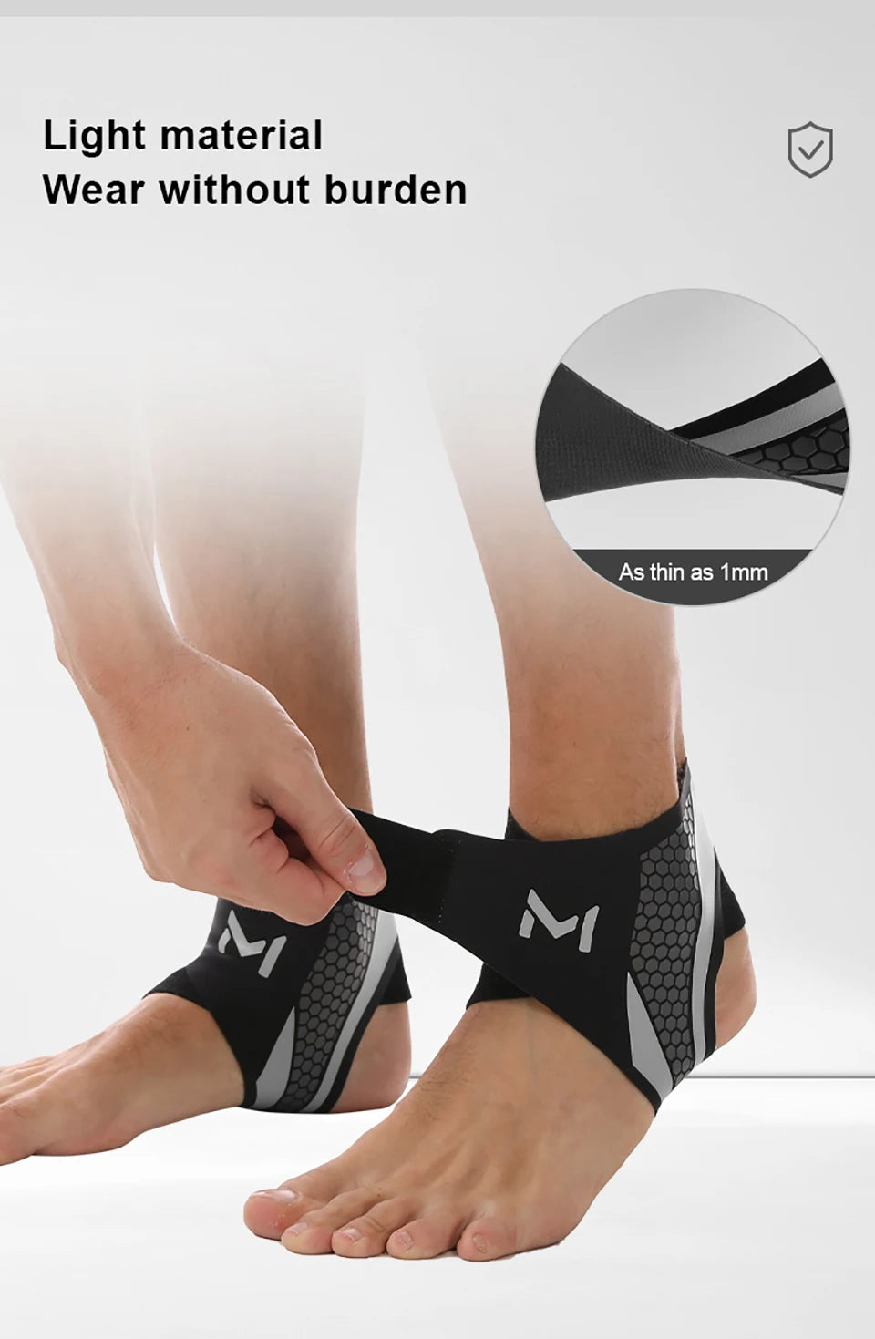 Fußgelenk einer Person mit schwarzem Kompressionsbandage für Stabilität und Erholung.