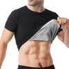Un homme portant un t-shirt noir avec un sobreposage de tissu argenté et brillant sur l'abdomen.