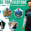Mann in schwarzem Sportshirt und weißen Ärmeldemonstriert die Vielseitigkeit von Ice Silk Sports-Armschmuck