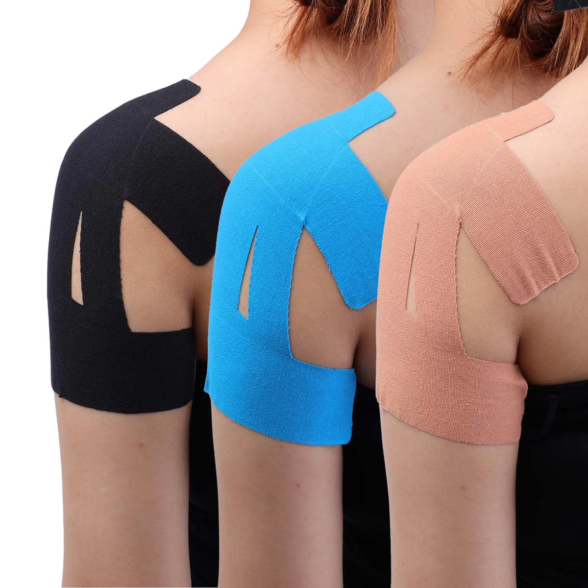 Vorgefertigtes Kinesiologie-Tape auf die Schulterpartie eines Arms einer Person aufgetragen.