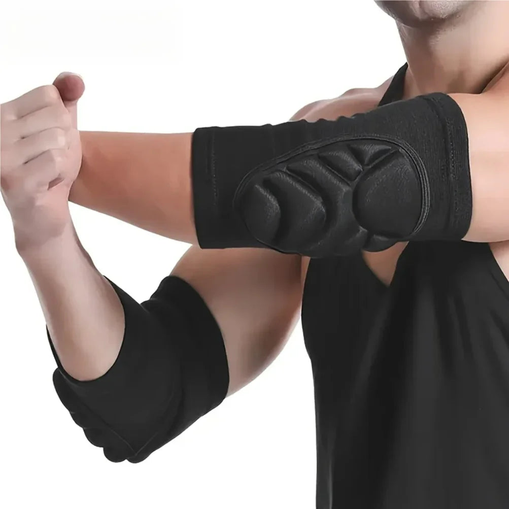 Protège-avant-bras noirs doubles anti-collision portés sur un bras pendant l'exercice ou le sport.