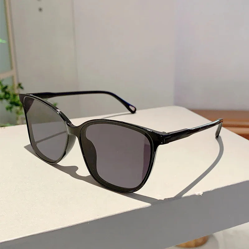 Retro Square Sunglasses with UV400 Protection