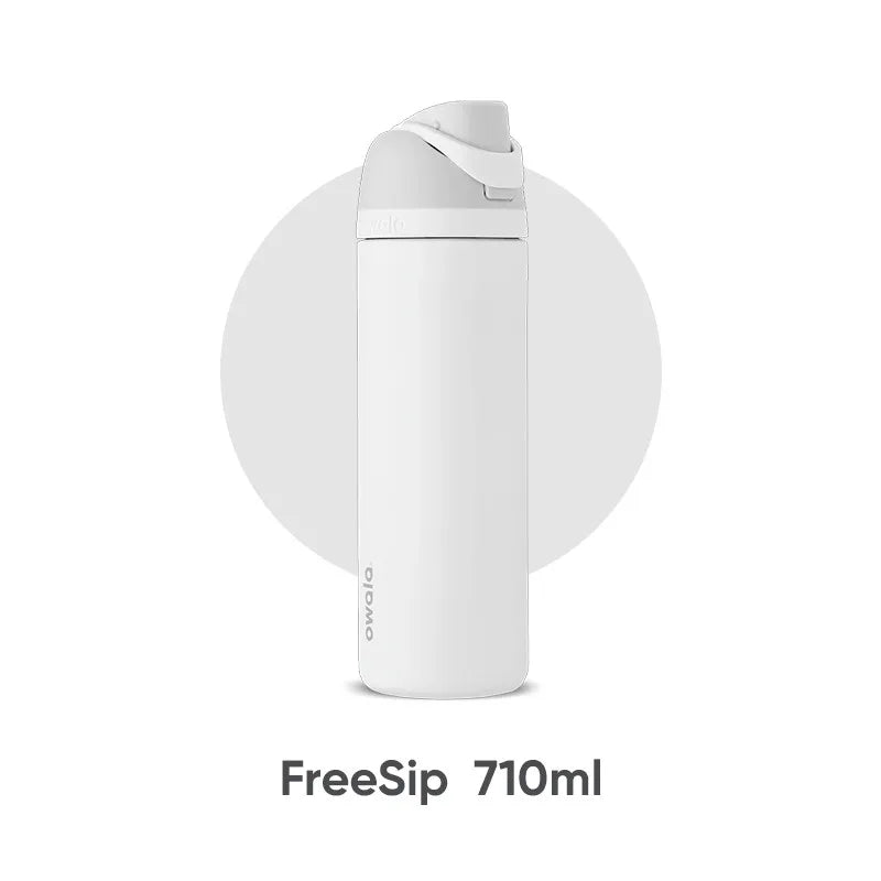Weiße FreeSip 710ml isolierte Wasserflasche mit klarem Strohhalmverschluss.