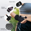 Un attelle ajustable pour le pouce noir avec velcro, barres de soutien, sangle de pression et tissu perforé respirant porté s